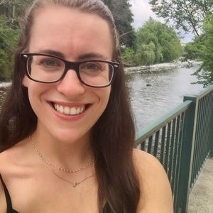 Meet your Posher, Emily